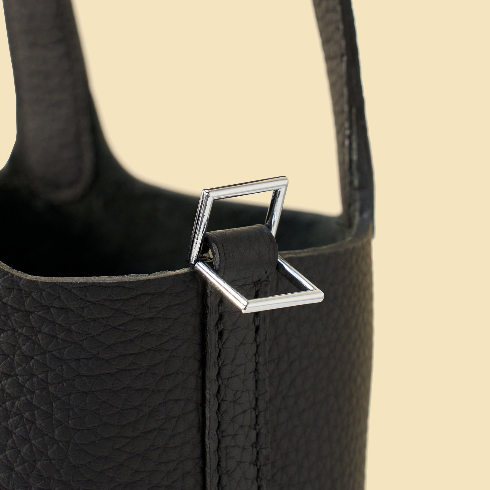 JX Mini Picotin Lock in Noir – Artisan Code 052, Hand-Stitched, Stainless Steel Hardware