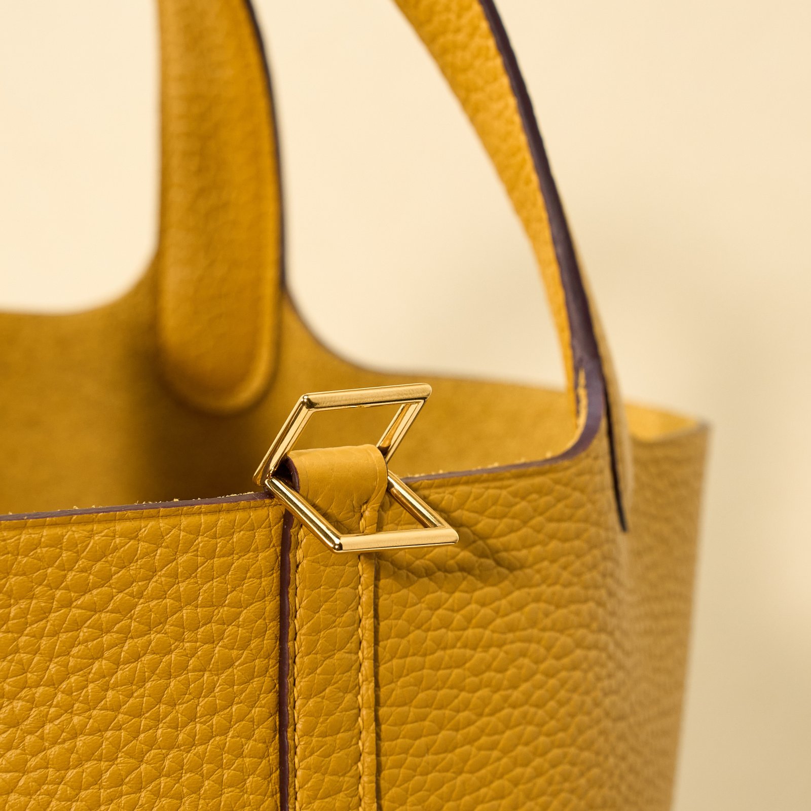 JX Premium Picotin Lock in Amber Yellow – Artisan Code 052, Sizes 18 & 22