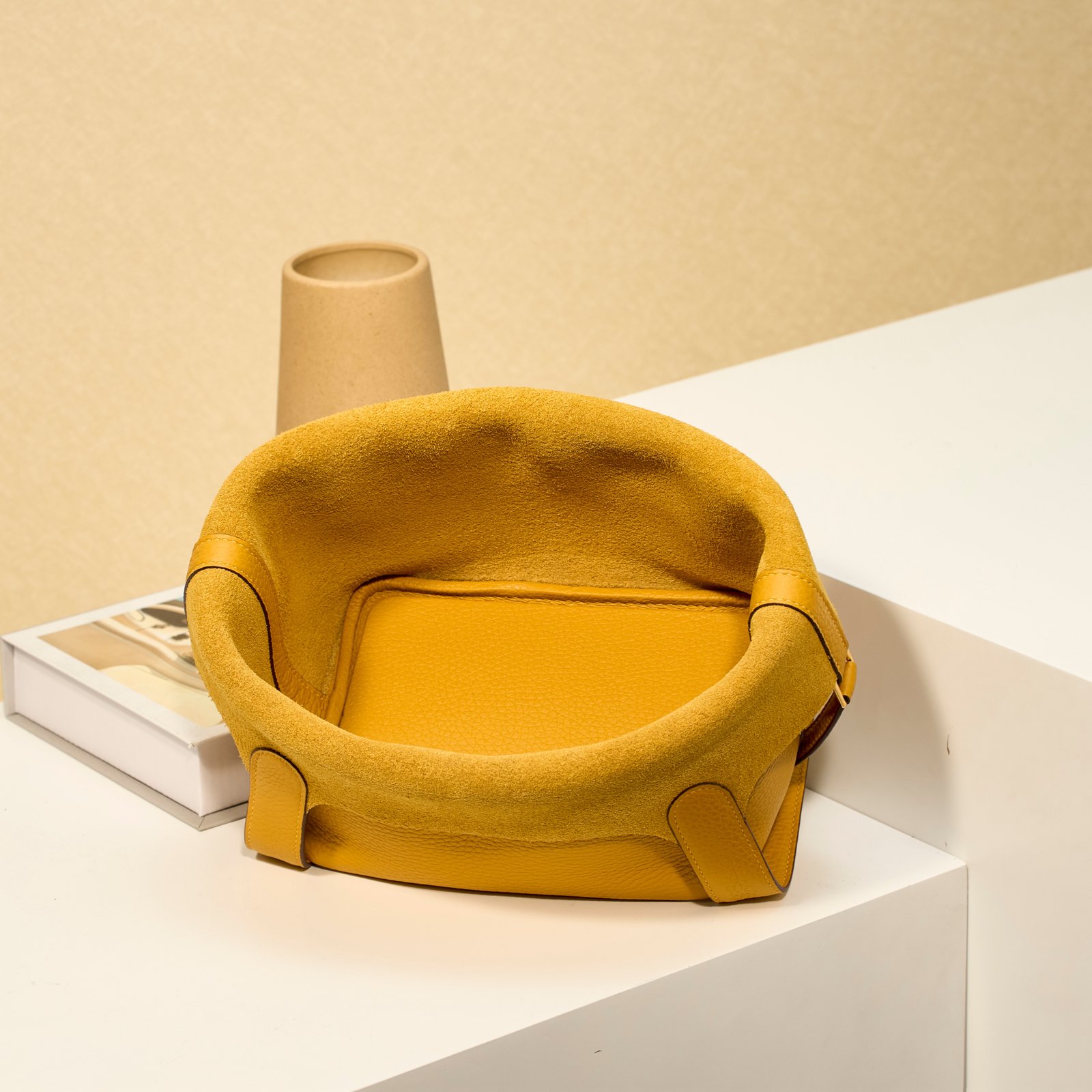 JX Premium Picotin Lock in Amber Yellow – Artisan Code 052, Sizes 18 & 22