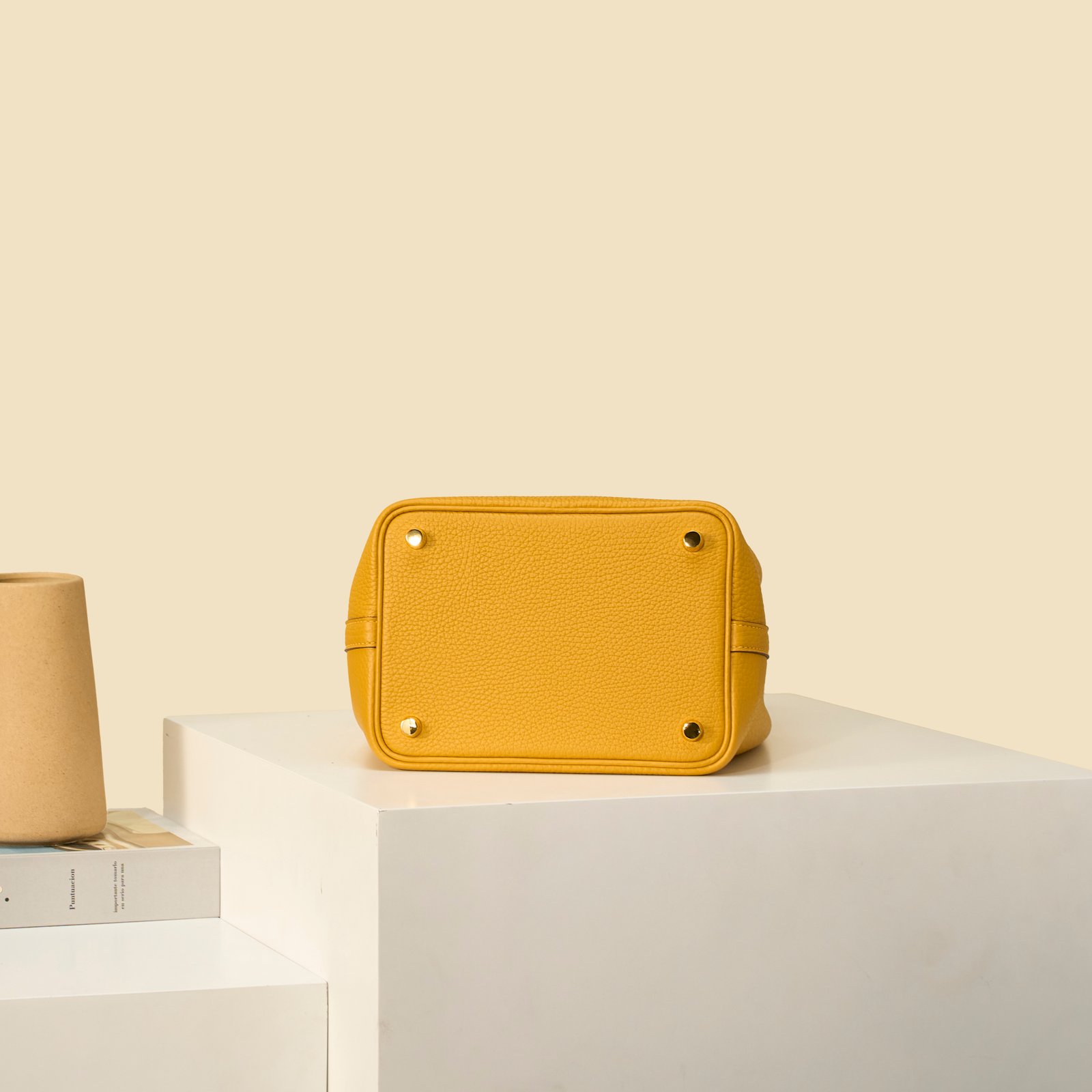 JX Premium Picotin Lock in Amber Yellow – Artisan Code 052, Sizes 18 & 22