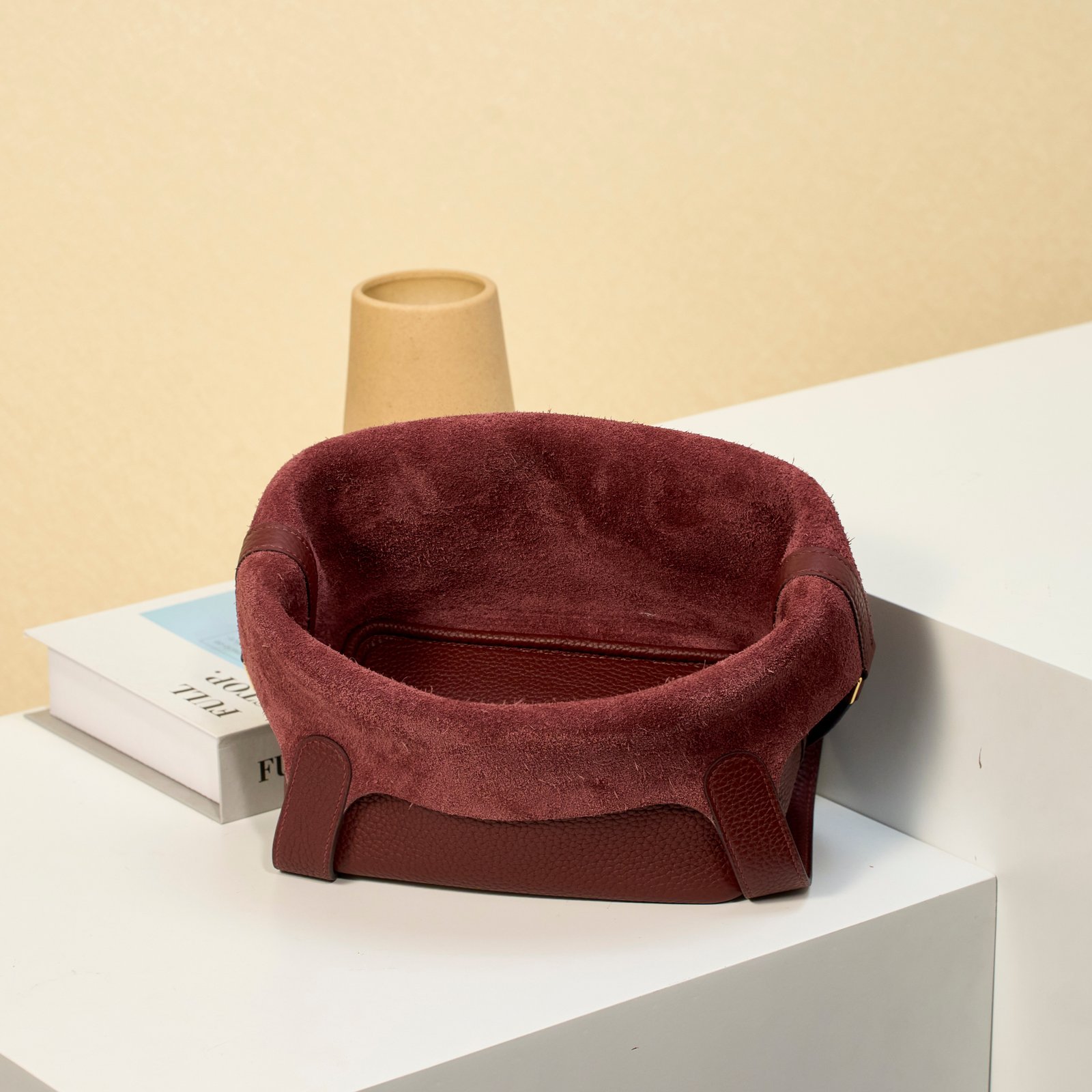 JX Premium Picotin Lock in Burgundy – Artisan Code 052, Sizes 18 & 22
