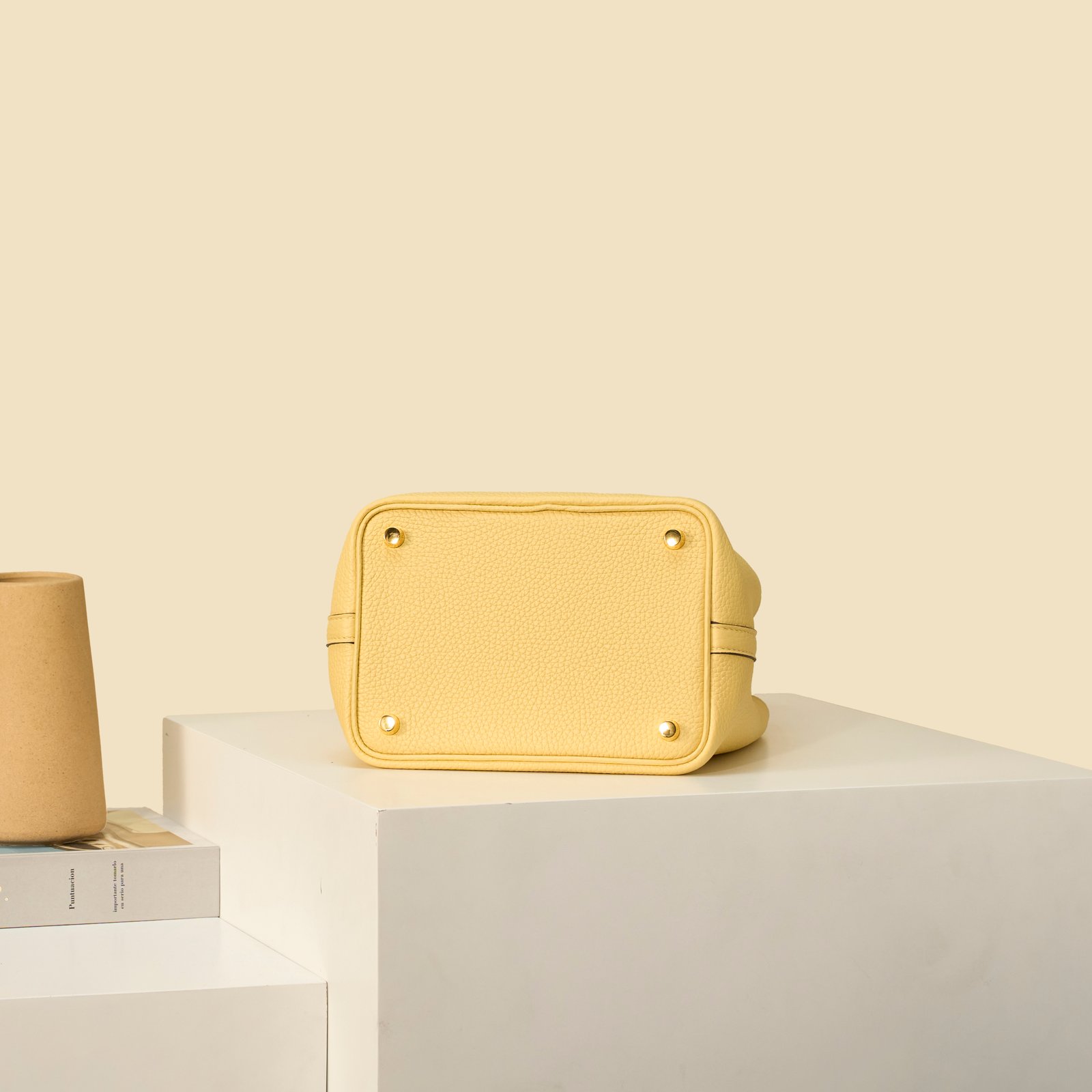 JX Premium Picotin Lock in Chick Yellow – Artisan Code 052, Sizes 18 & 22