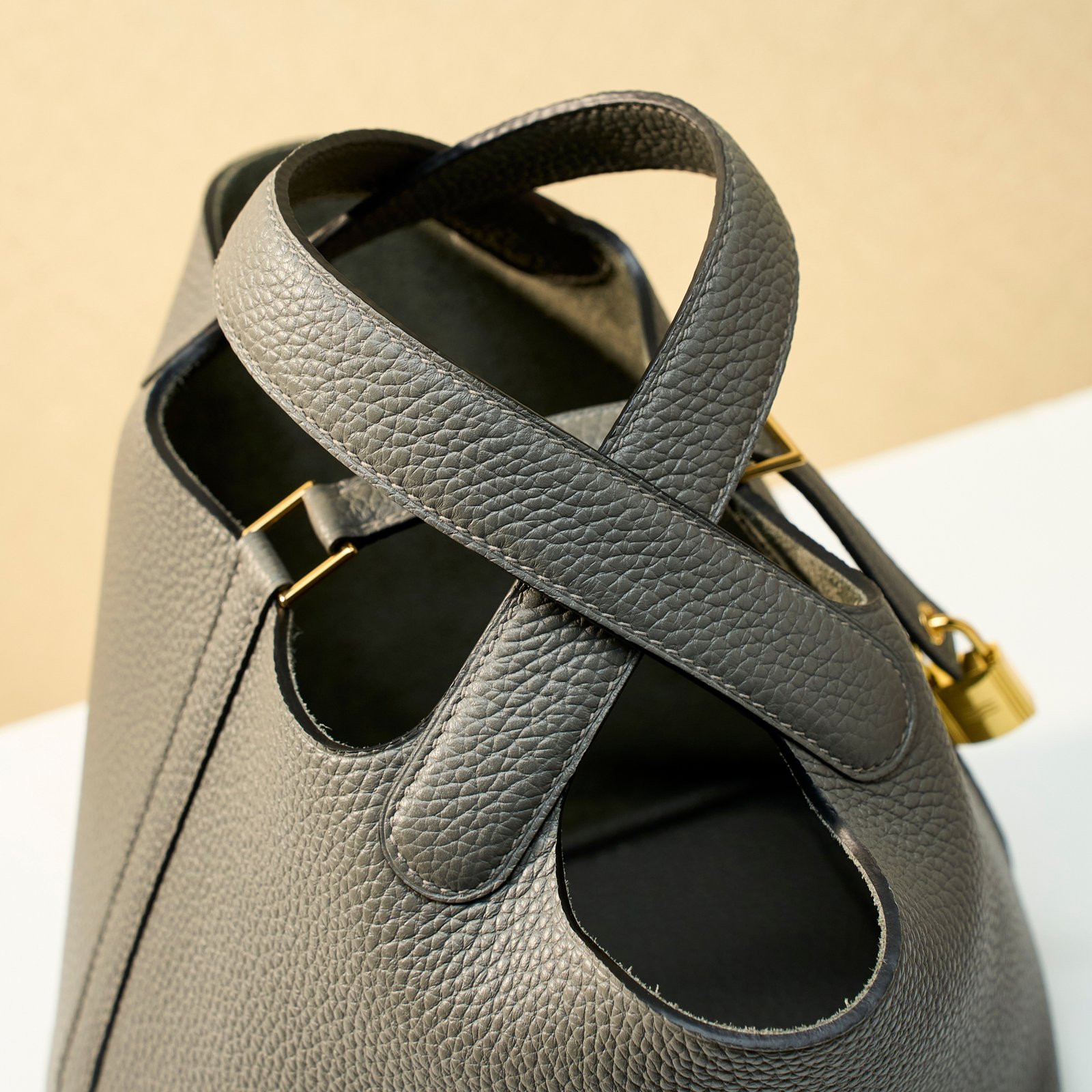 JX Premium Picotin Lock in Cumulus Grey – Artisan Code 052, Sizes 18 & 22