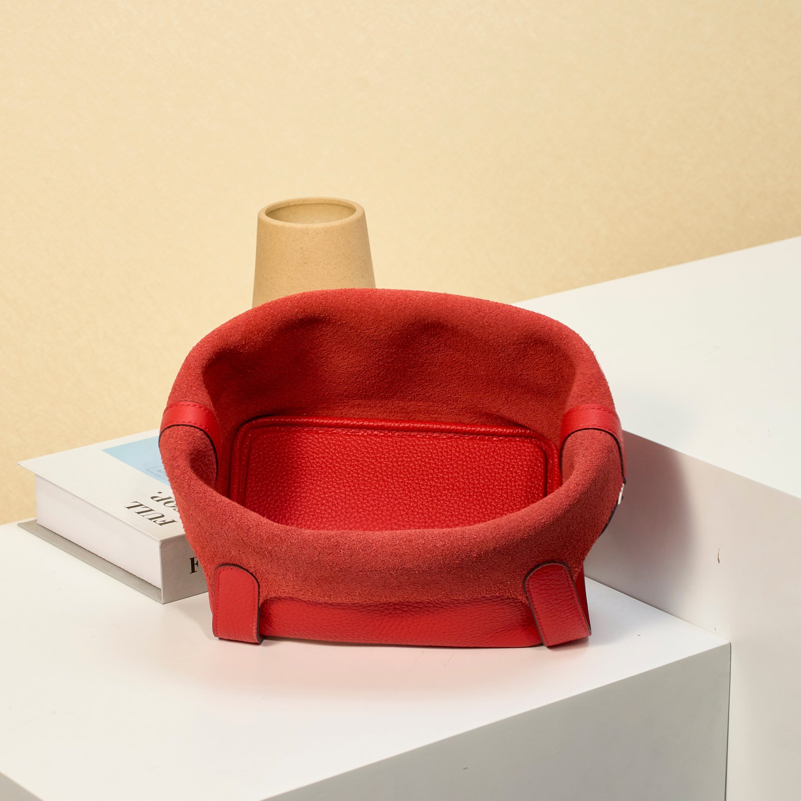 JX Premium Picotin Lock in Flag Red – Artisan Code 052, Sizes 18 & 22