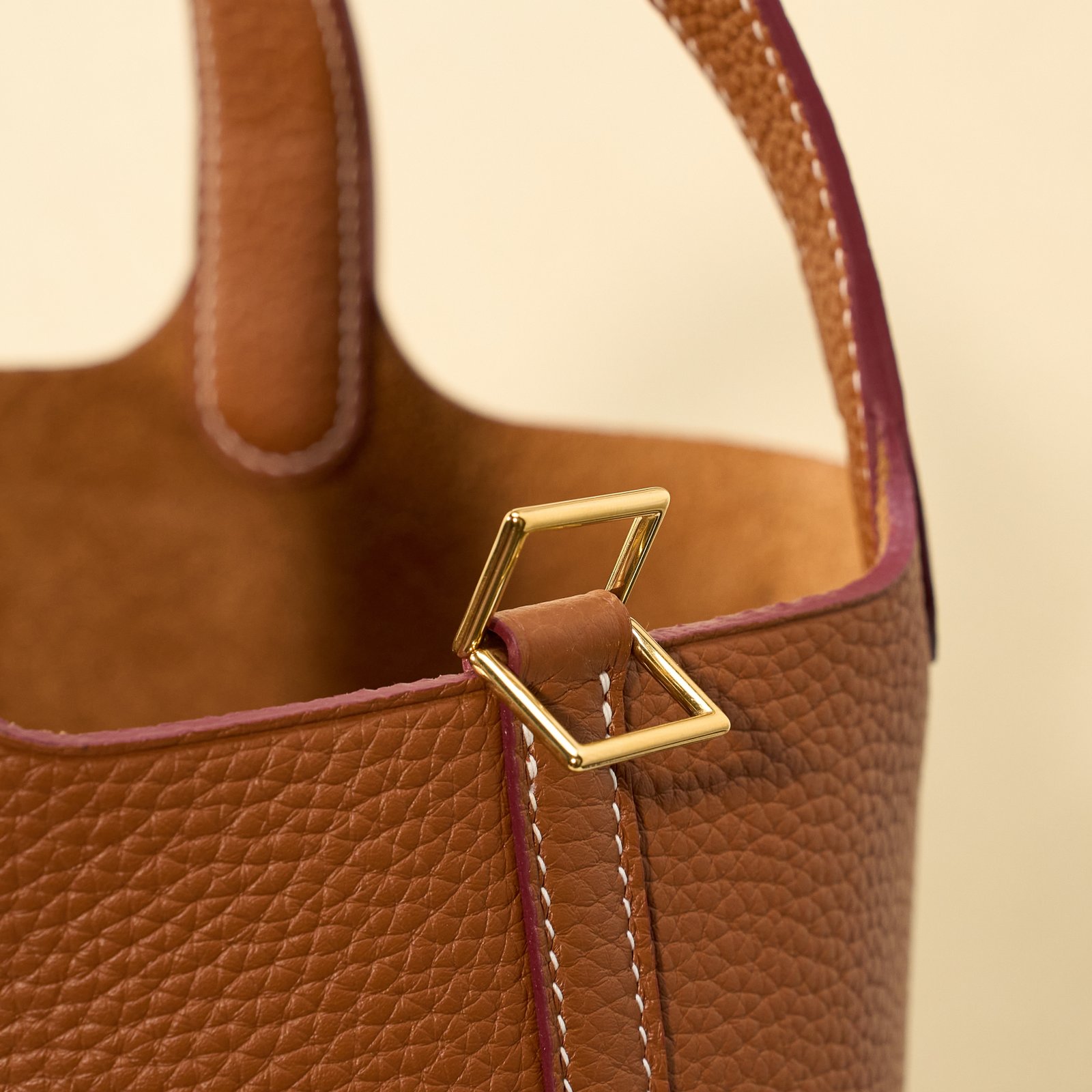 JX Premium Picotin Lock in Gold – Artisan Code 052, Sizes 18 & 22