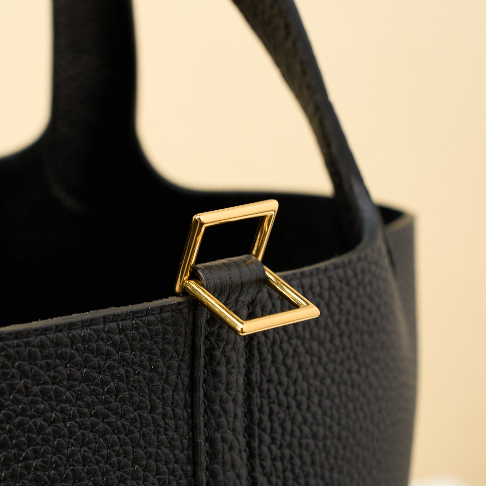 JX Premium Picotin Lock in Noir – Artisan Code 052, Sizes 18 & 22