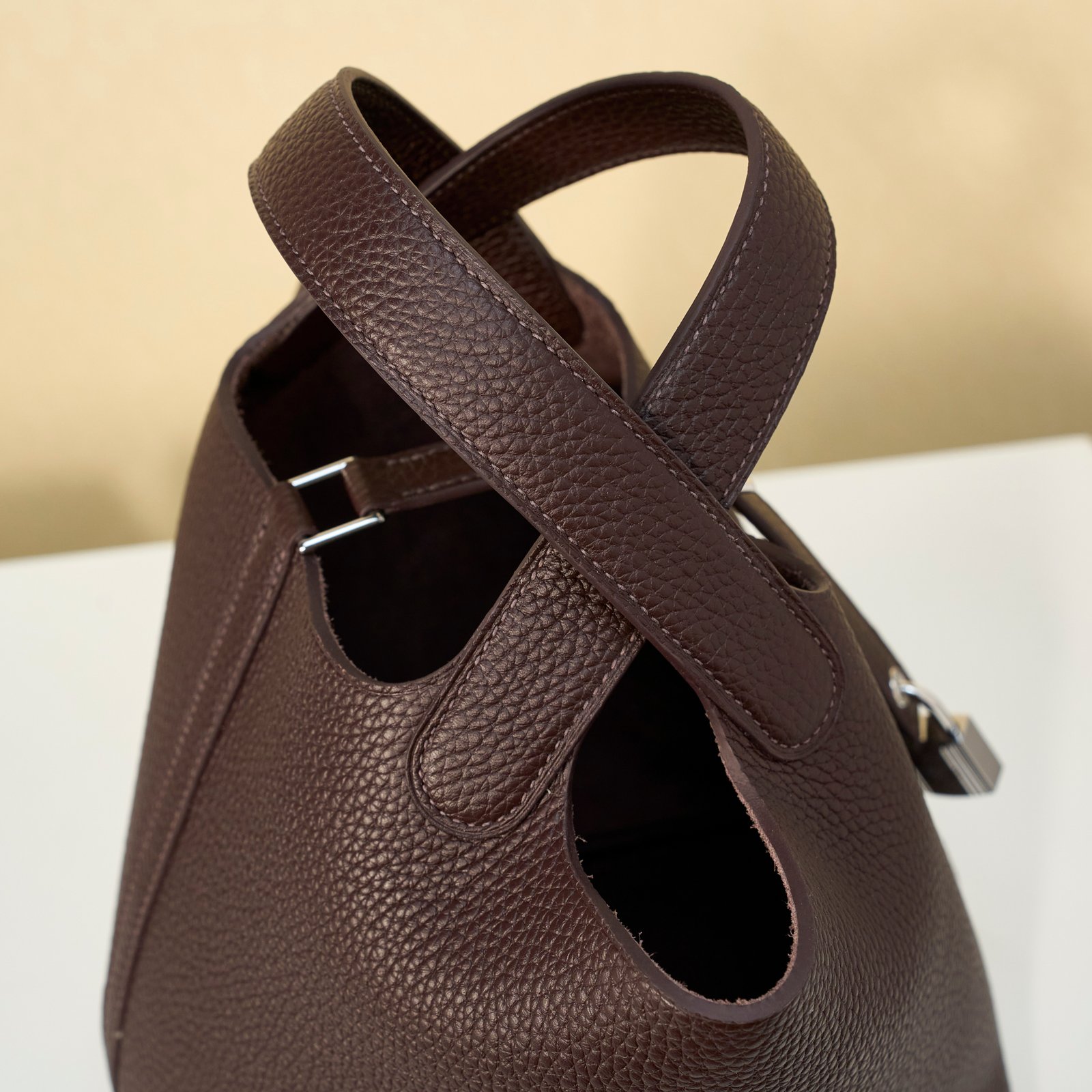 JX Premium Picotin Lock in Saddle Red – Artisan Code 052, Sizes 18 & 22