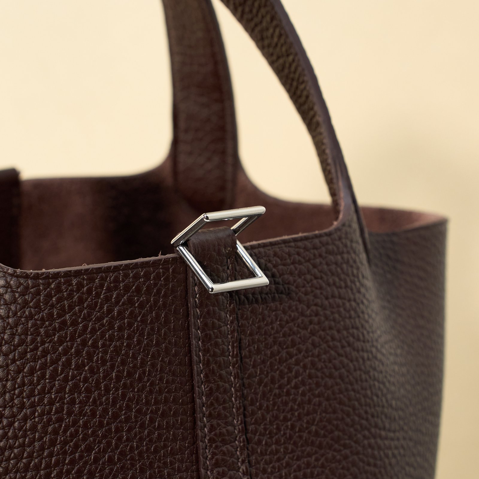 JX Premium Picotin Lock in Saddle Red – Artisan Code 052, Sizes 18 & 22